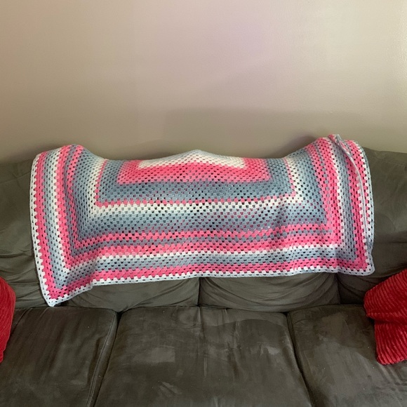 Handmade blanket - Picture 2 of 2